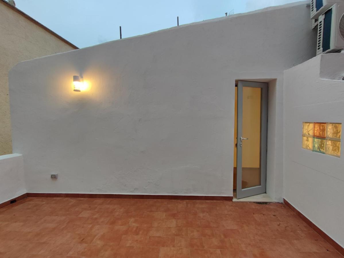 Residenza Nel Borgo L'Appusentu Castelsardo Exterior foto