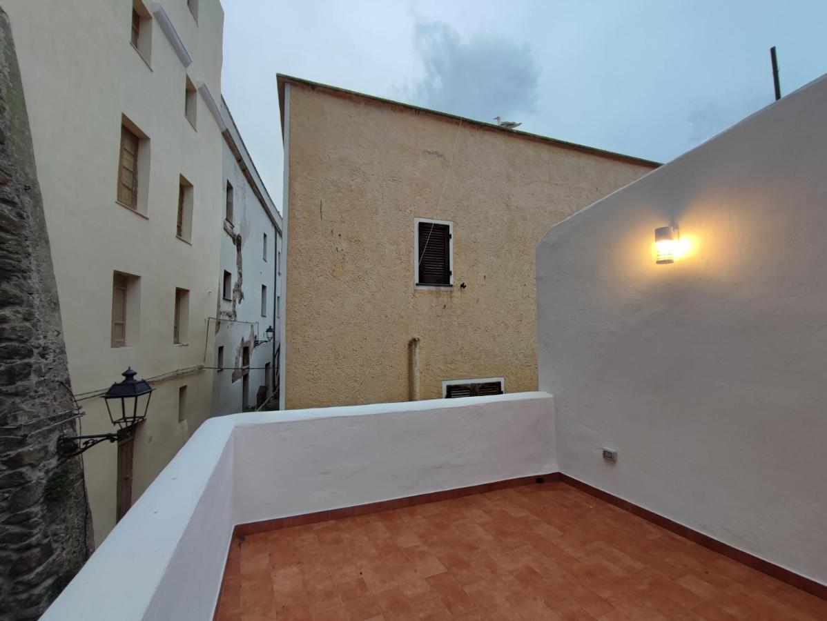 Residenza Nel Borgo L'Appusentu Castelsardo Exterior foto